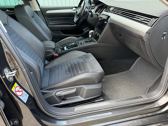 Volkswagen Passat 15 of 24
