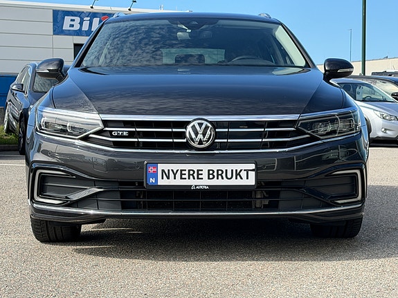 Volkswagen Passat 8 of 24