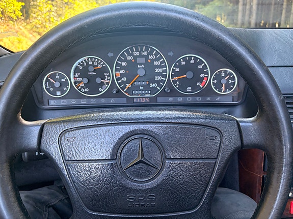Mercedes-Benz SL300 14 of 25