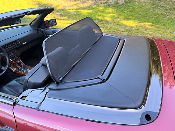 Mercedes-Benz SL300 17 of 25