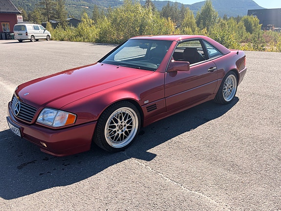 Mercedes-Benz SL300 2 of 25