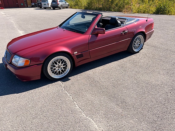 Mercedes-Benz SL300 9 of 25