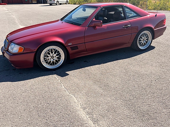 Mercedes-Benz SL300 6 of 25