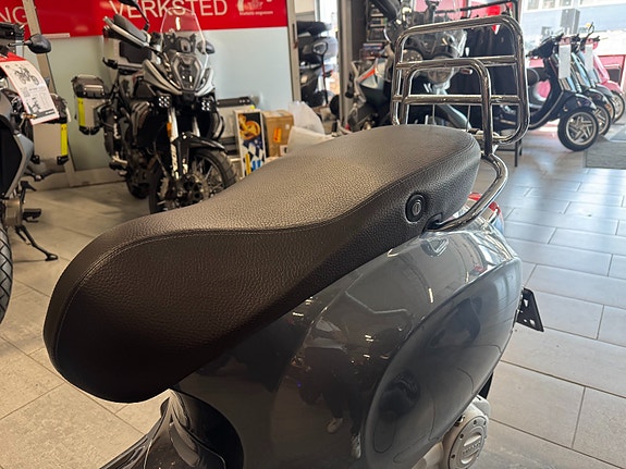 Piaggio Vespa Primavera TOURING / TOPPMODELL 10 of 13