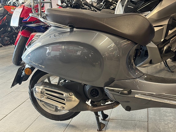 Piaggio Vespa Primavera TOURING / TOPPMODELL 3 of 13