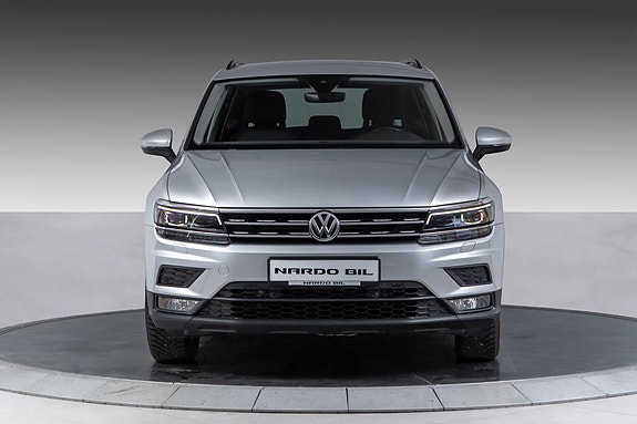 Volkswagen Tiguan 2 of 30