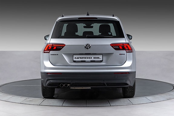 Volkswagen Tiguan 5 of 30