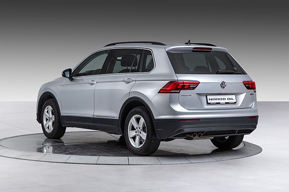 Volkswagen Tiguan 4 of 30