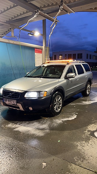Volvo XC70 12 of 16