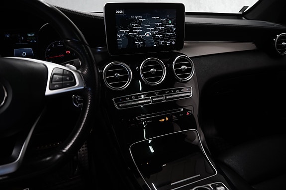 Mercedes-Benz GLC350 e 23 of 30