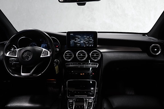 Mercedes-Benz GLC350 e 22 of 30