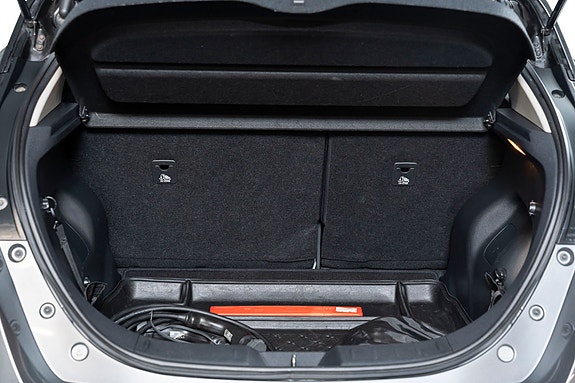Nissan Leaf 27 of 30