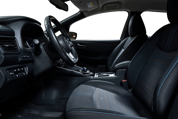 Nissan Leaf 24 of 30