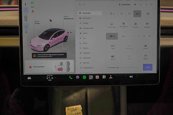 Tesla Model 3 20 of 24