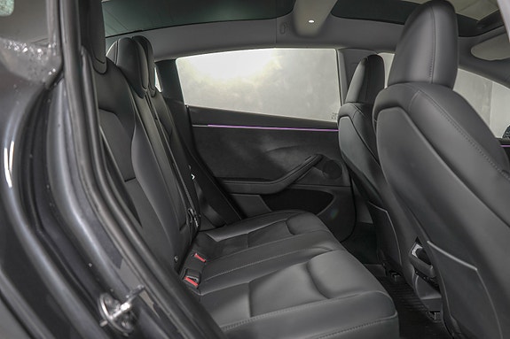 Tesla Model 3 10 of 24