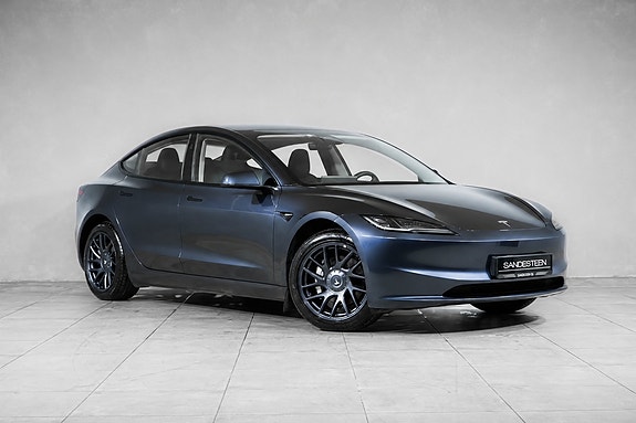 Tesla Model 3 3 of 24