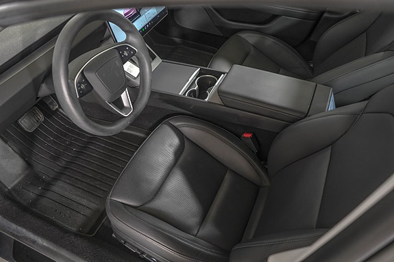 Tesla Model 3 14 of 24