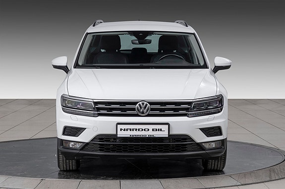 Volkswagen Tiguan 2 of 27