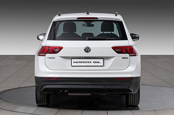 Volkswagen Tiguan 5 of 27