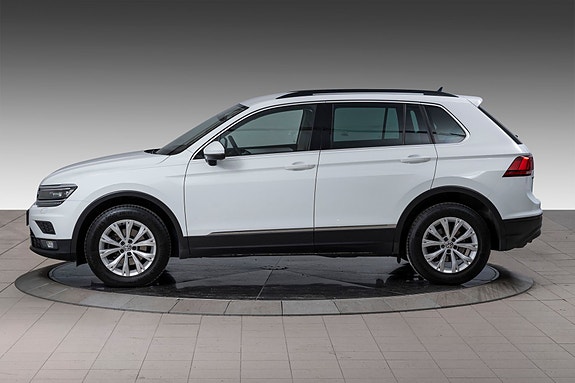 Volkswagen Tiguan 3 of 27