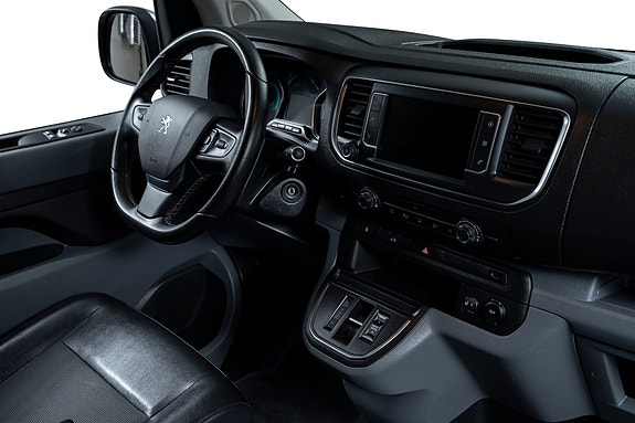 Peugeot e-Expert 26 of 27