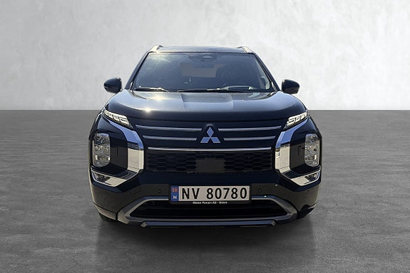 Mitsubishi Outlander 2 of 20