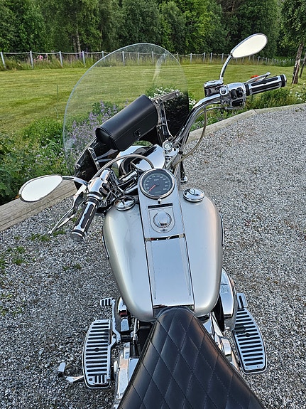 Harley-Davidson FATBOY FLSTF 3 of 8