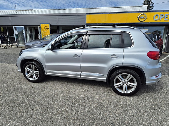 Volkswagen Tiguan 5 of 30