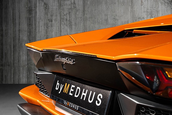 Lamborghini Aventador 19 of 30