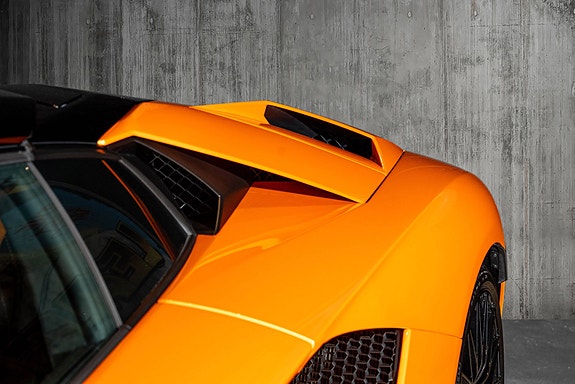 Lamborghini Aventador 24 of 30