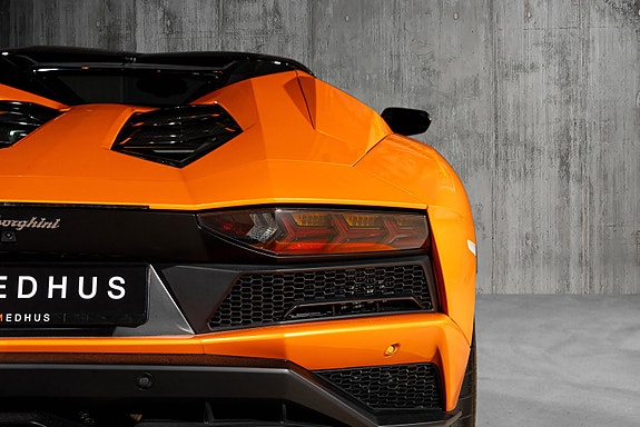 Lamborghini Aventador 18 of 30