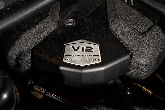 Lamborghini Aventador 29 of 30