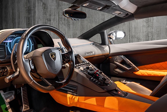 Lamborghini Aventador 30 of 30