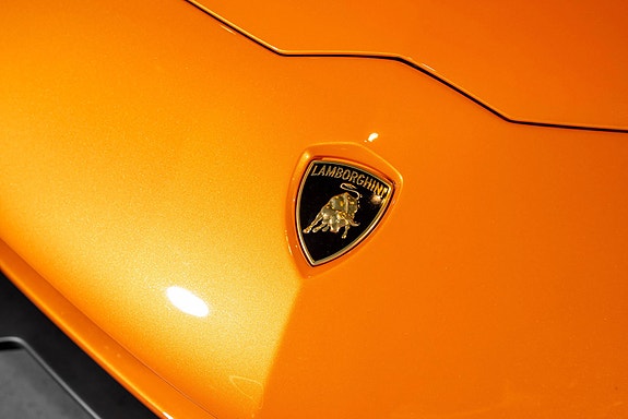 Lamborghini Aventador 23 of 30