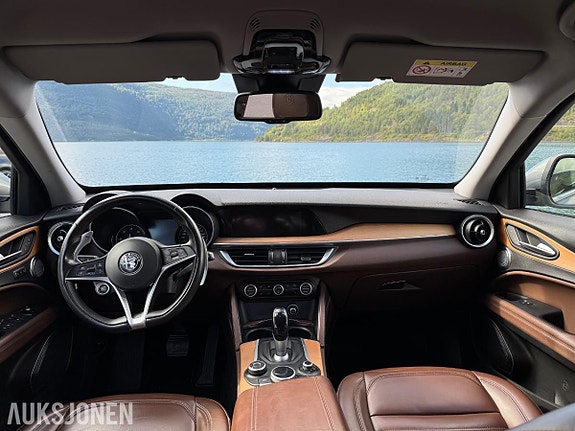 Alfa Romeo Stelvio 10 of 26