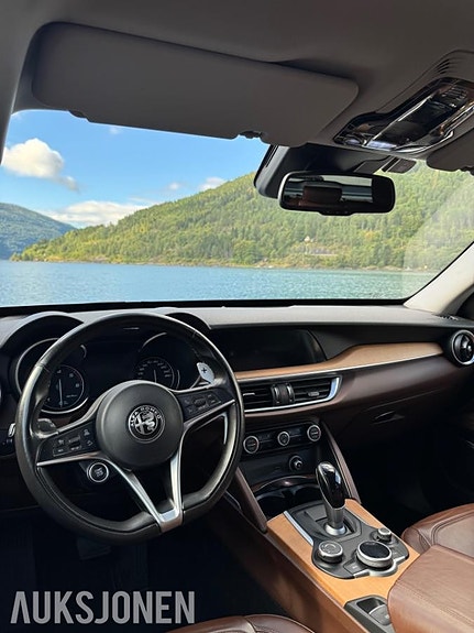 Alfa Romeo Stelvio 11 of 26