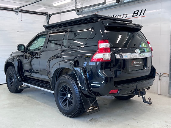 Toyota Land Cruiser 26 of 30