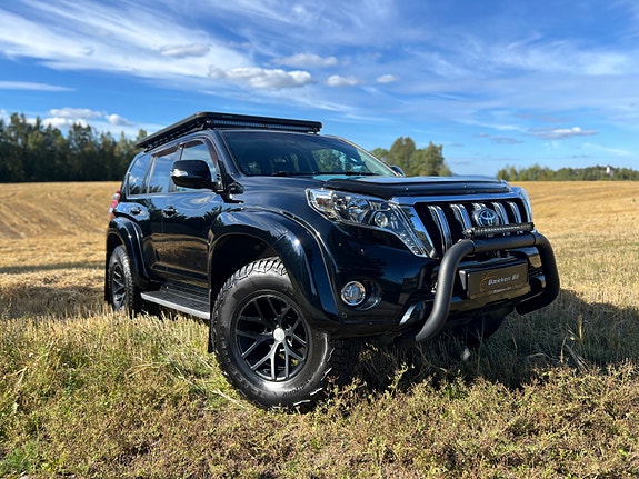 Toyota Land Cruiser 4 of 30