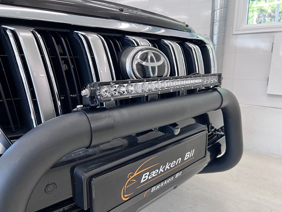 Toyota Land Cruiser 19 of 30