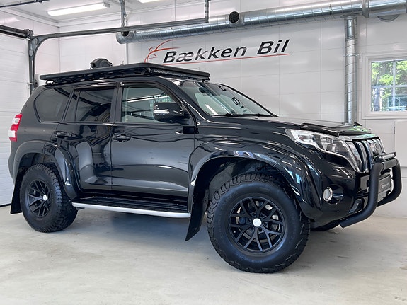 Toyota Land Cruiser 7 of 30