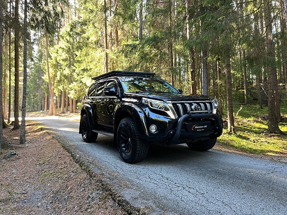 Toyota Land Cruiser 2 of 30