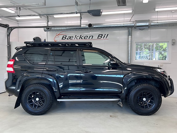 Toyota Land Cruiser 22 of 30