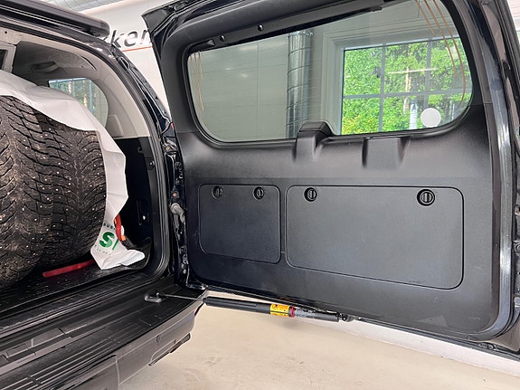 Toyota Land Cruiser 30 of 30
