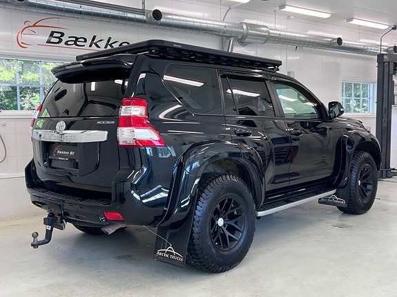 Toyota Land Cruiser 18 of 30