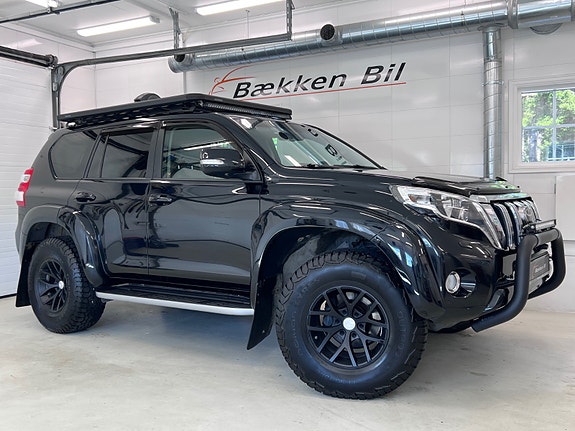 Toyota Land Cruiser 10 of 30