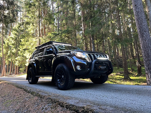 Toyota Land Cruiser 3 of 30
