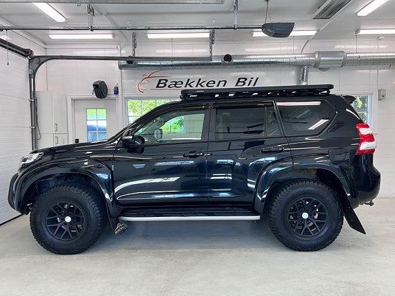 Toyota Land Cruiser 29 of 30