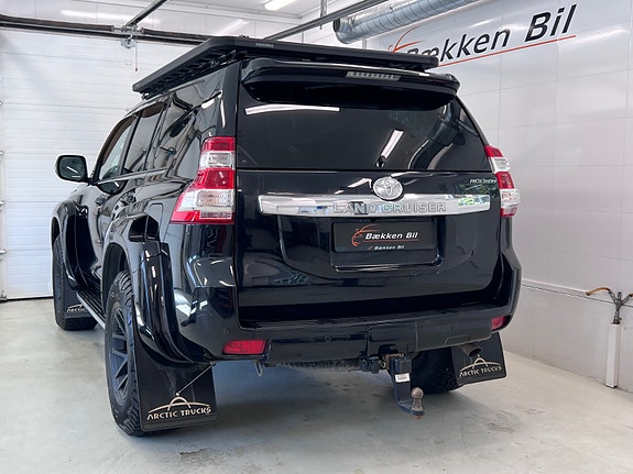 Toyota Land Cruiser 25 of 30