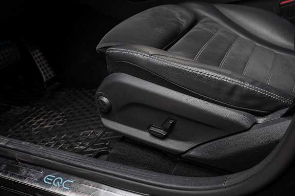 Mercedes-Benz EQC400 15 of 30