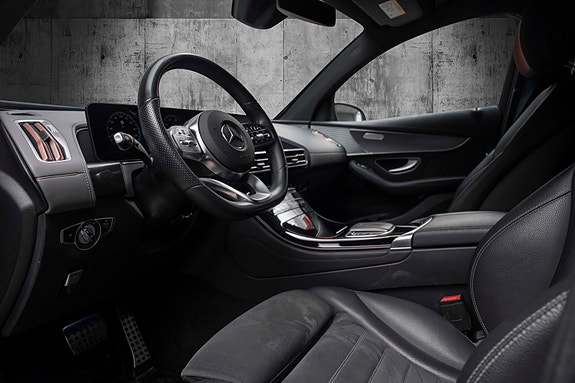 Mercedes-Benz EQC400 17 of 30